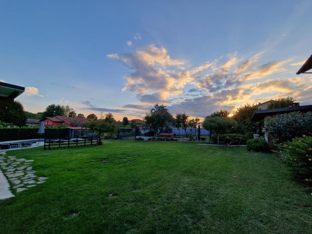 La Tana Dei Corgi Bed & Breakfast Moncrivello ภายนอก รูปภาพ