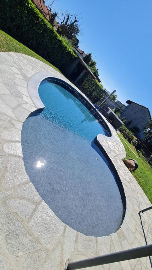 La Tana Dei Corgi Bed & Breakfast Moncrivello ภายนอก รูปภาพ