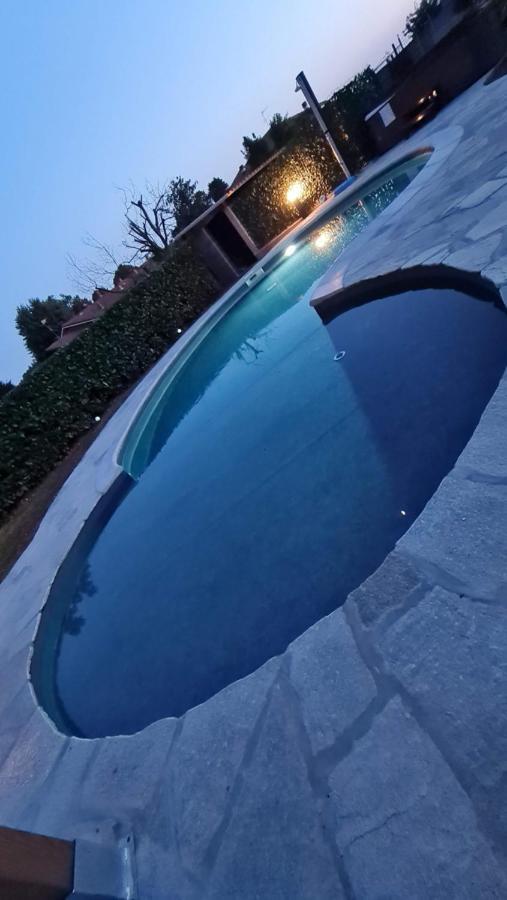 La Tana Dei Corgi Bed & Breakfast Moncrivello ภายนอก รูปภาพ