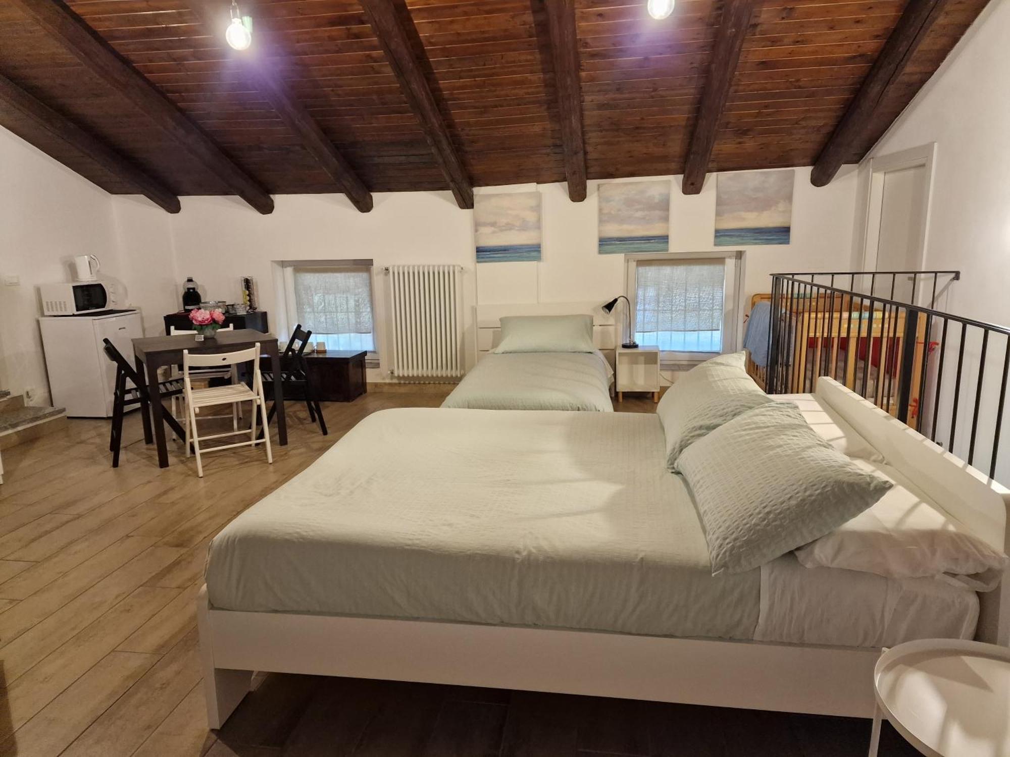 La Tana Dei Corgi Bed & Breakfast Moncrivello ห้อง รูปภาพ