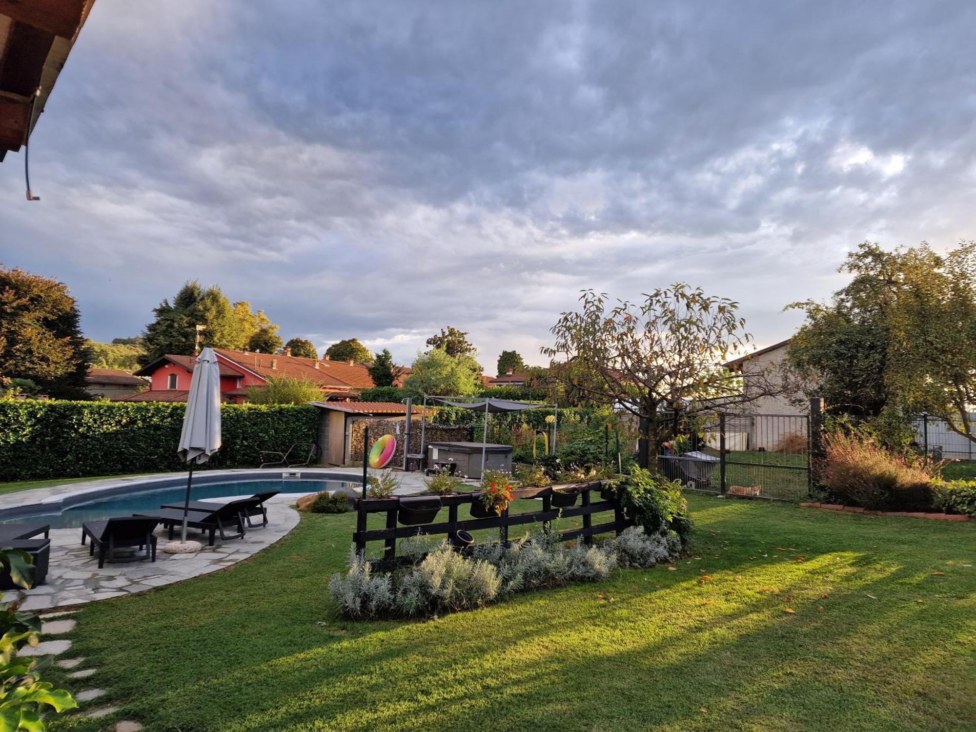 La Tana Dei Corgi Bed & Breakfast Moncrivello ภายนอก รูปภาพ