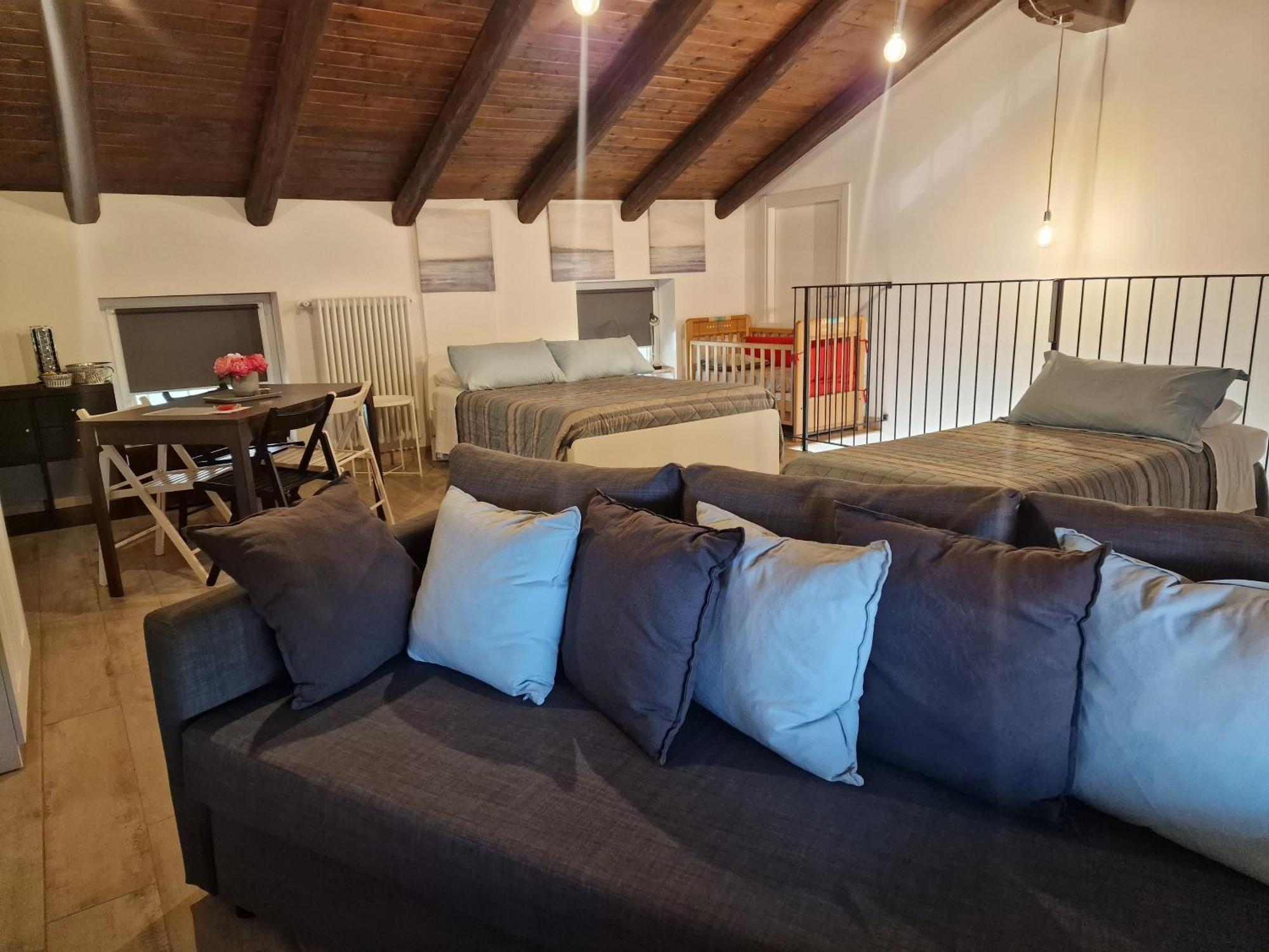 La Tana Dei Corgi Bed & Breakfast Moncrivello ภายนอก รูปภาพ