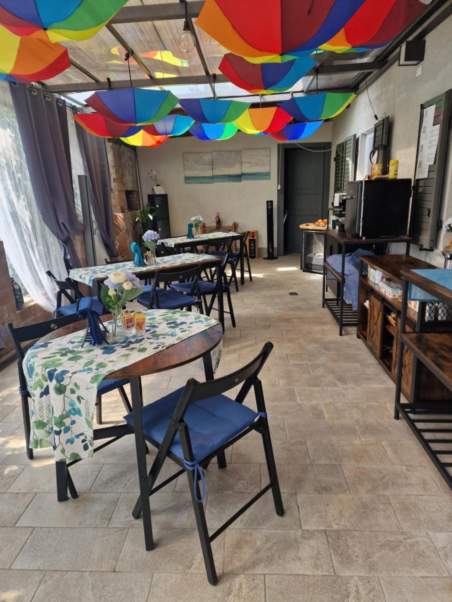 La Tana Dei Corgi Bed & Breakfast Moncrivello ภายนอก รูปภาพ