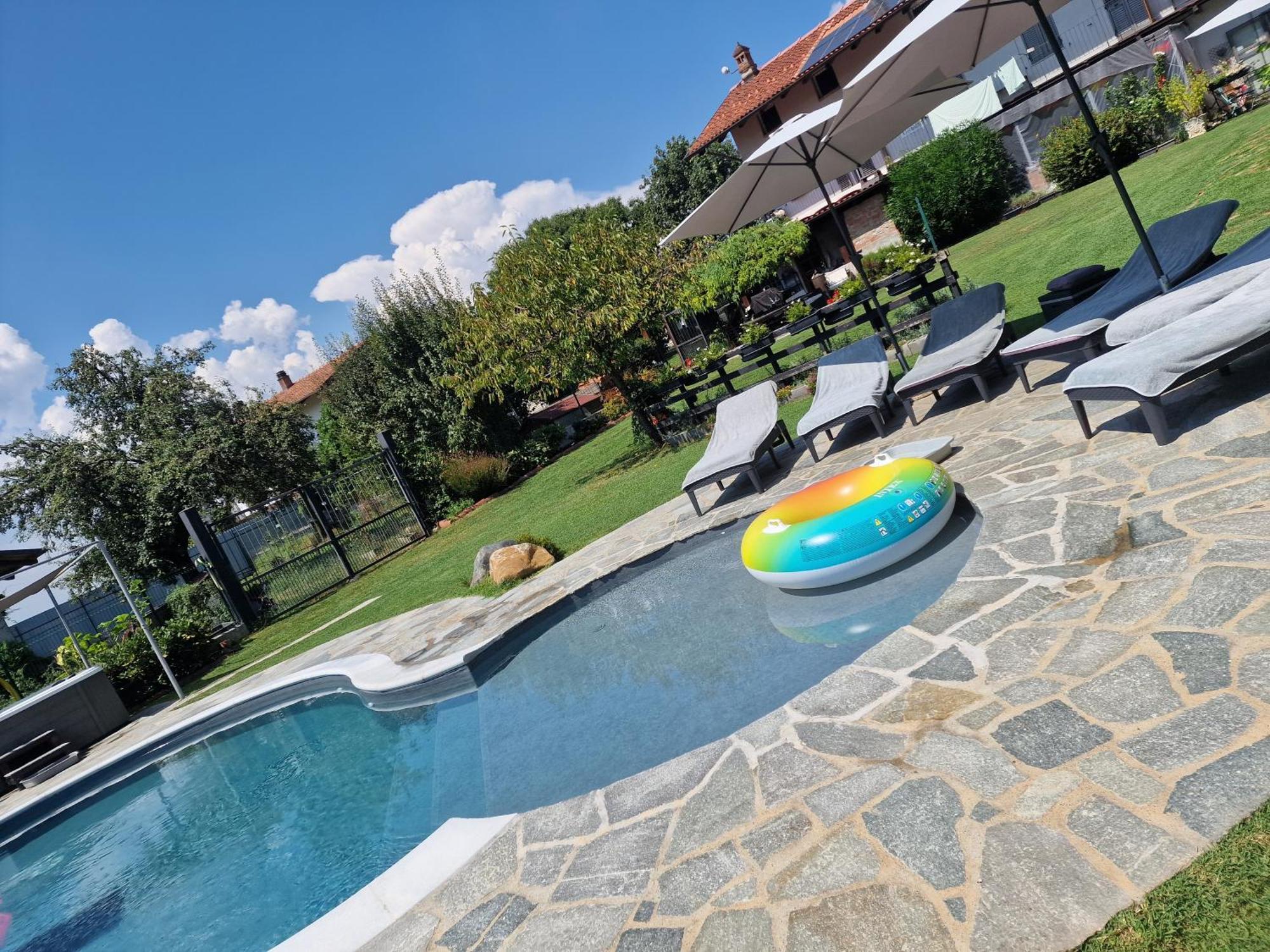 La Tana Dei Corgi Bed & Breakfast Moncrivello ภายนอก รูปภาพ